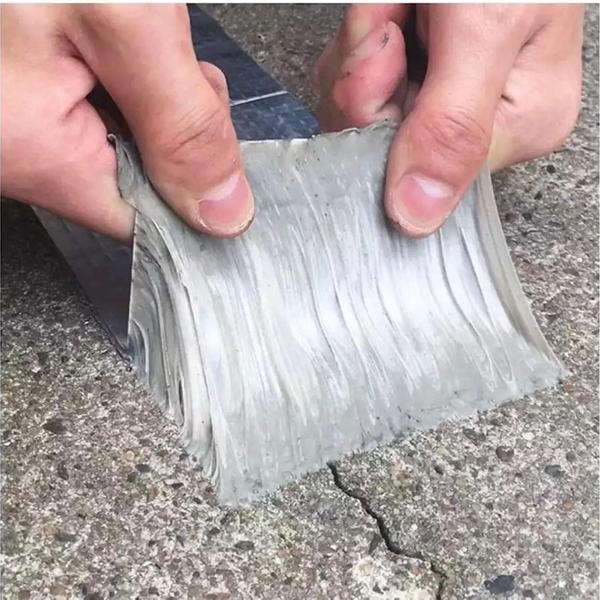 Aluminum foil sealing tape with a butyl rubber adhesive, water-resistant, designed to prevent roof leaks and seal gaps in surfaces, windows, and broken pipes (1.2mm × 5cm × 5cm)